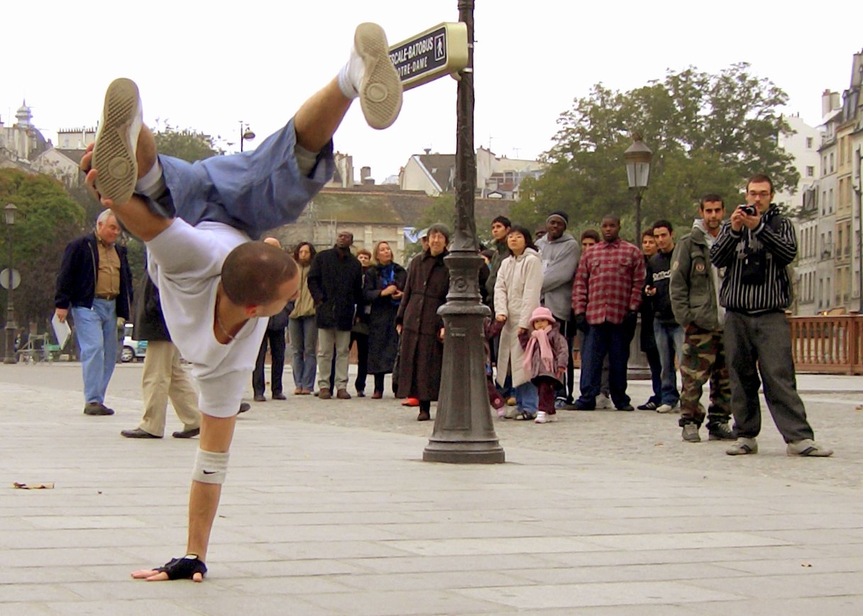 Breakdance_street_paris.jpg